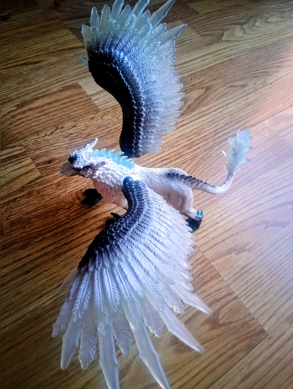 Safari Griffin Ice Action Figure. Eldrador Creatures. .